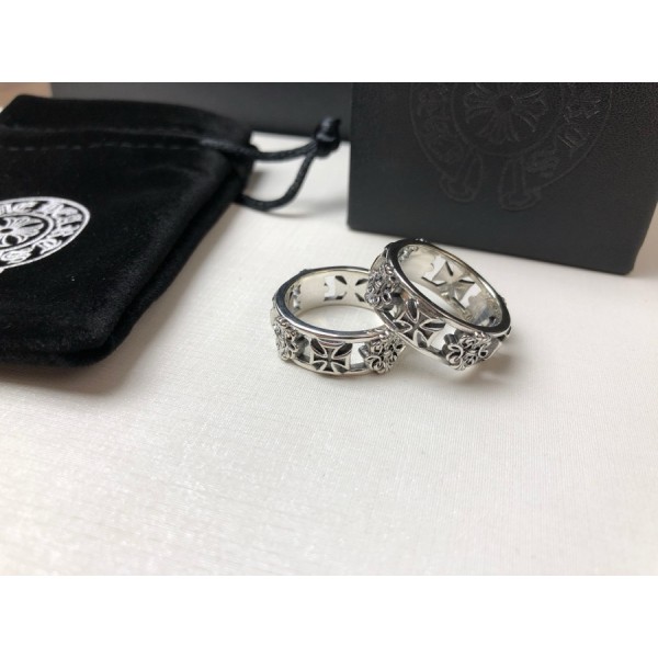 クロムハーツのピアス