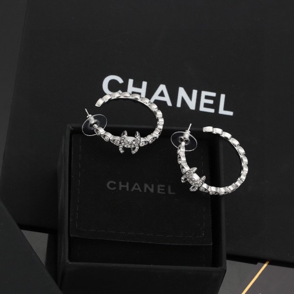 シャネルのピアス