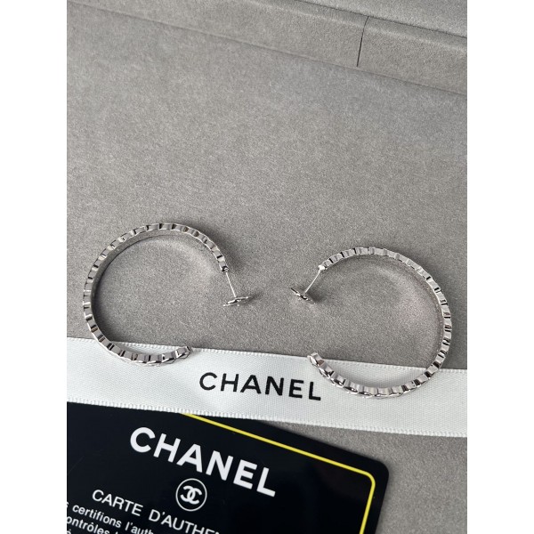 シャネルのピアス