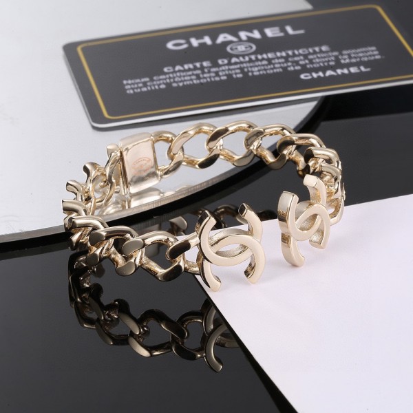 シャネルのブレスレット