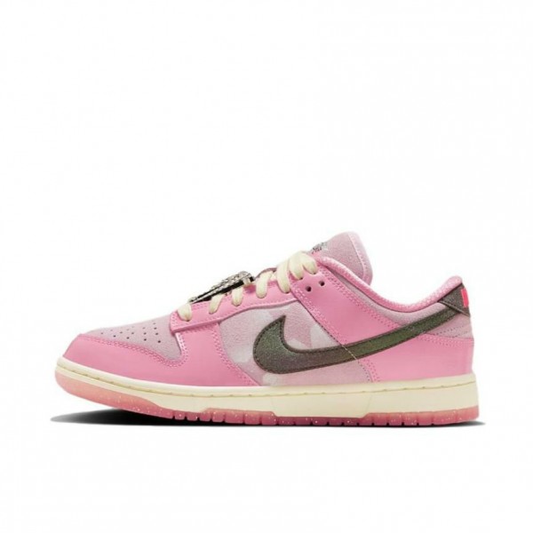 NIKE Air Force 1 LOW